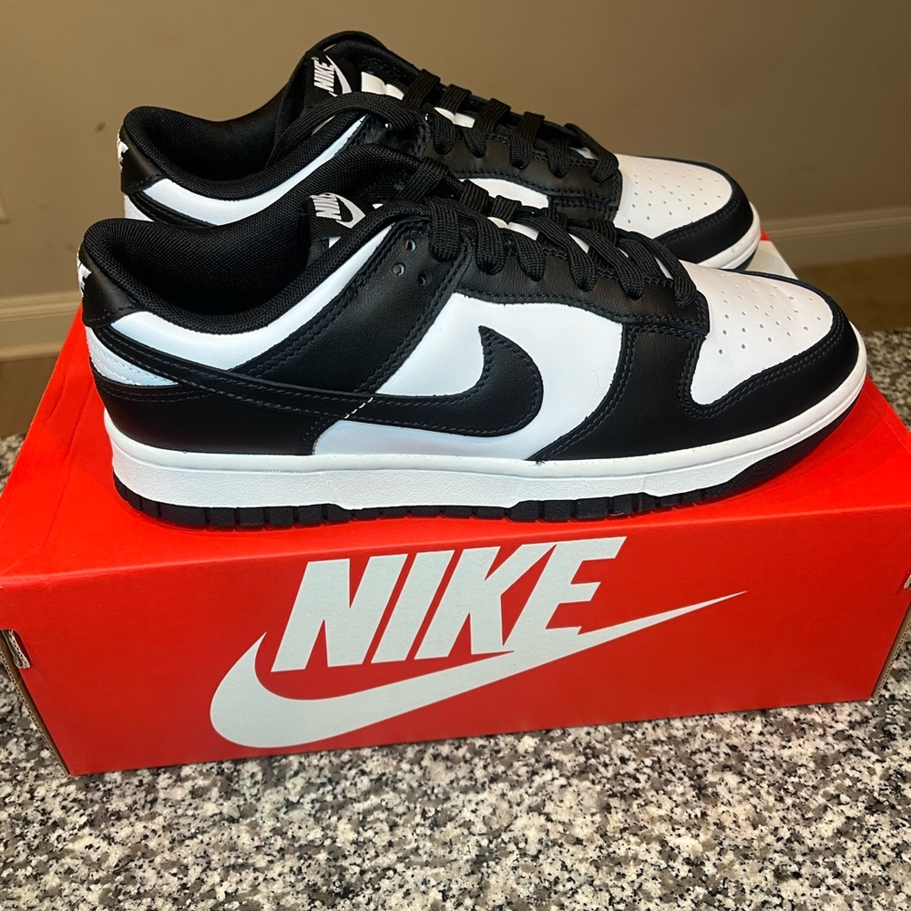 Nike dunk “Pandas”